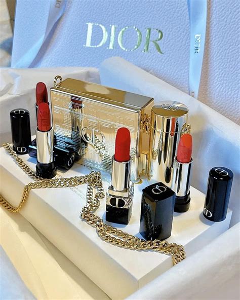 Set son Dior Rouge Limited kèm clutch 